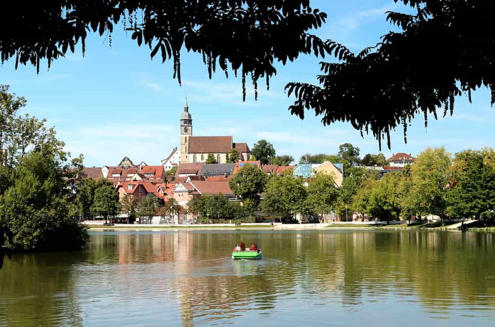 See vor der Stadt Böblingen als Symbolbild für das Ehrenamt in Böblingen